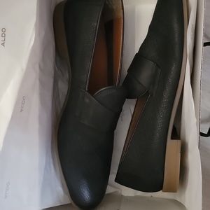 Man elegant shoe